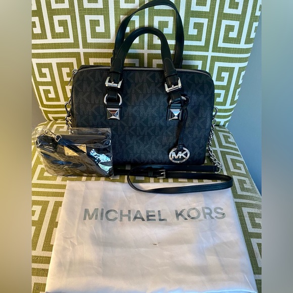 Michael Kors Handbags - SOLD!! Michael Kors Grayson Medium Chain Signature Satchel, Wristlet, & Dust Bag